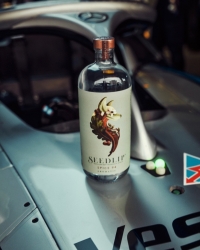 Alkoholfreie Spirituosenmarke wird Partner des Mercedes-EQ-Formel-E-Teams -